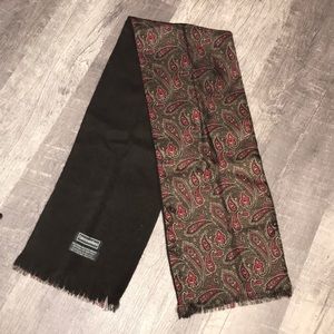 Christopher Hayes scarve NWOT